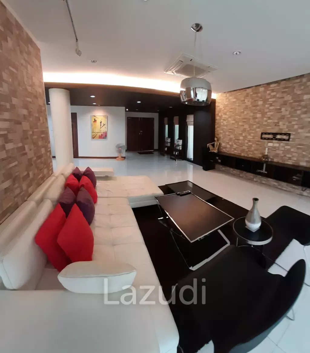 HOUSE AND OFFICE BUILDING FOR SALE