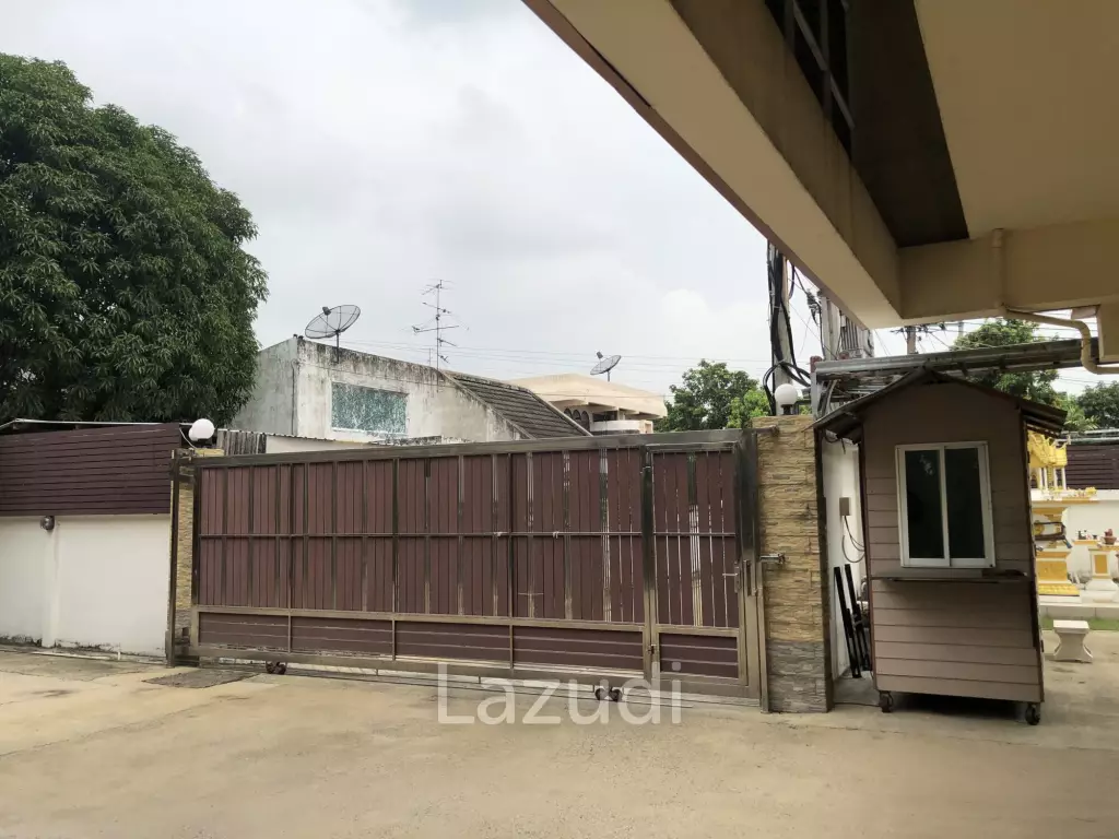 HOUSE AND OFFICE BUILDING FOR SALE