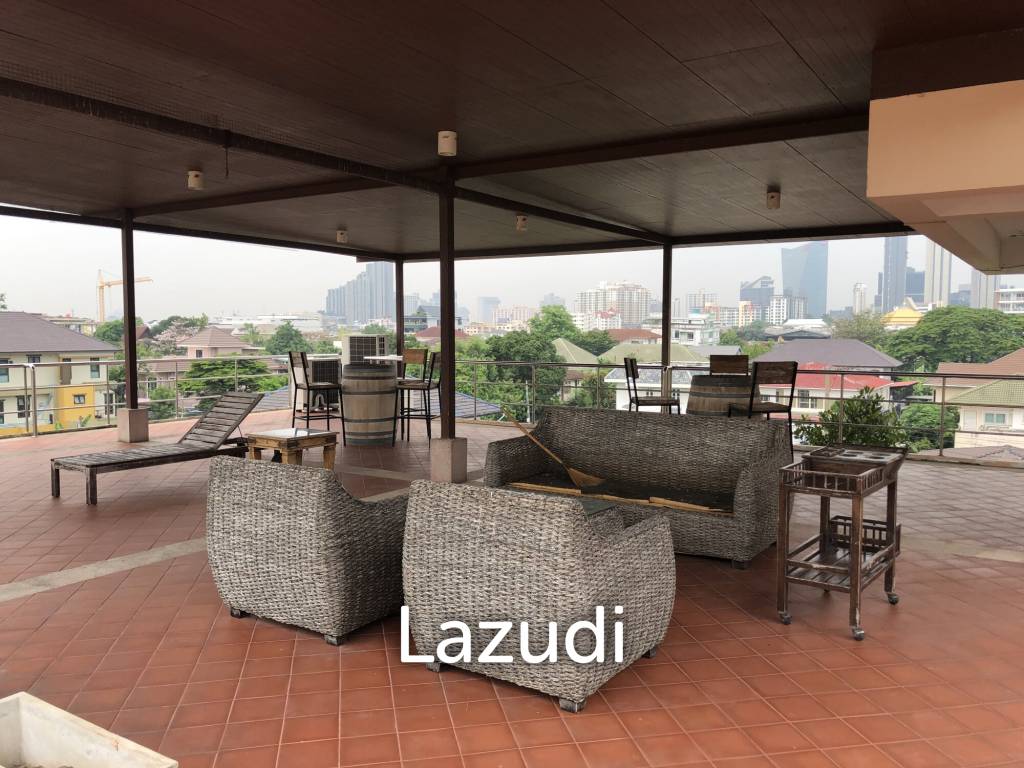 HOUSE AND OFFICE BUILDING FOR SALE