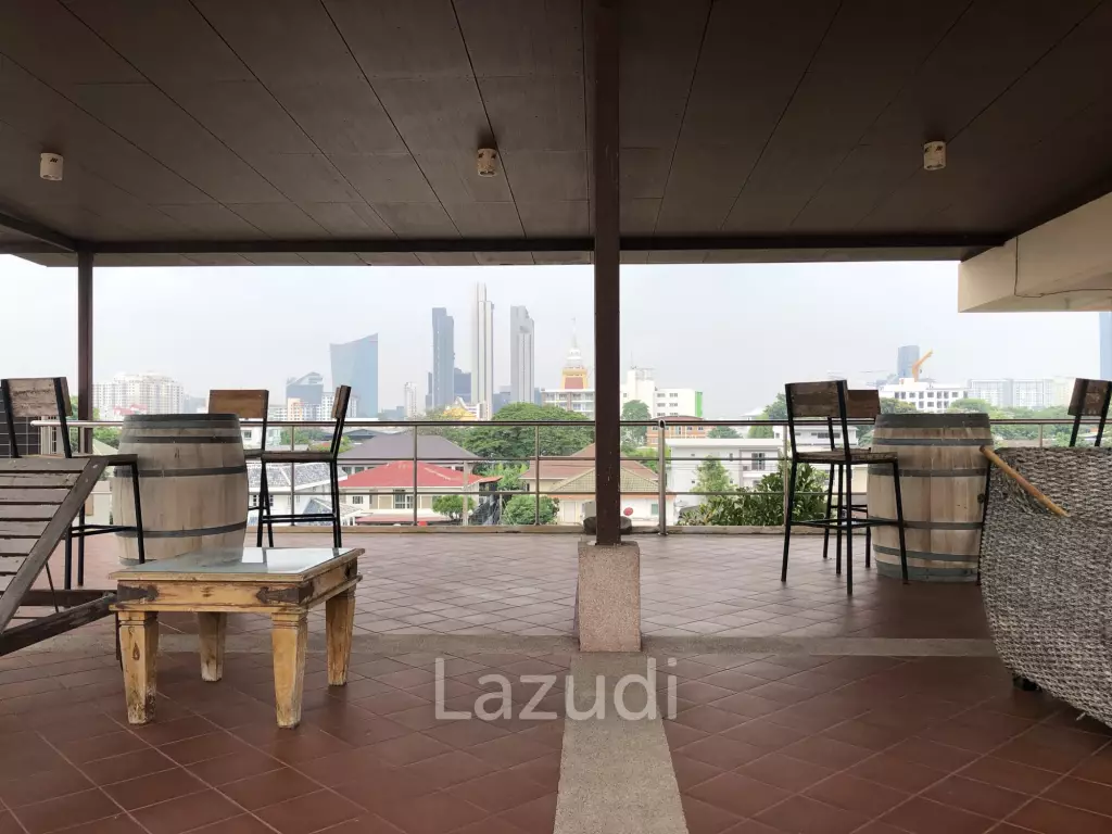 HOUSE AND OFFICE BUILDING FOR SALE