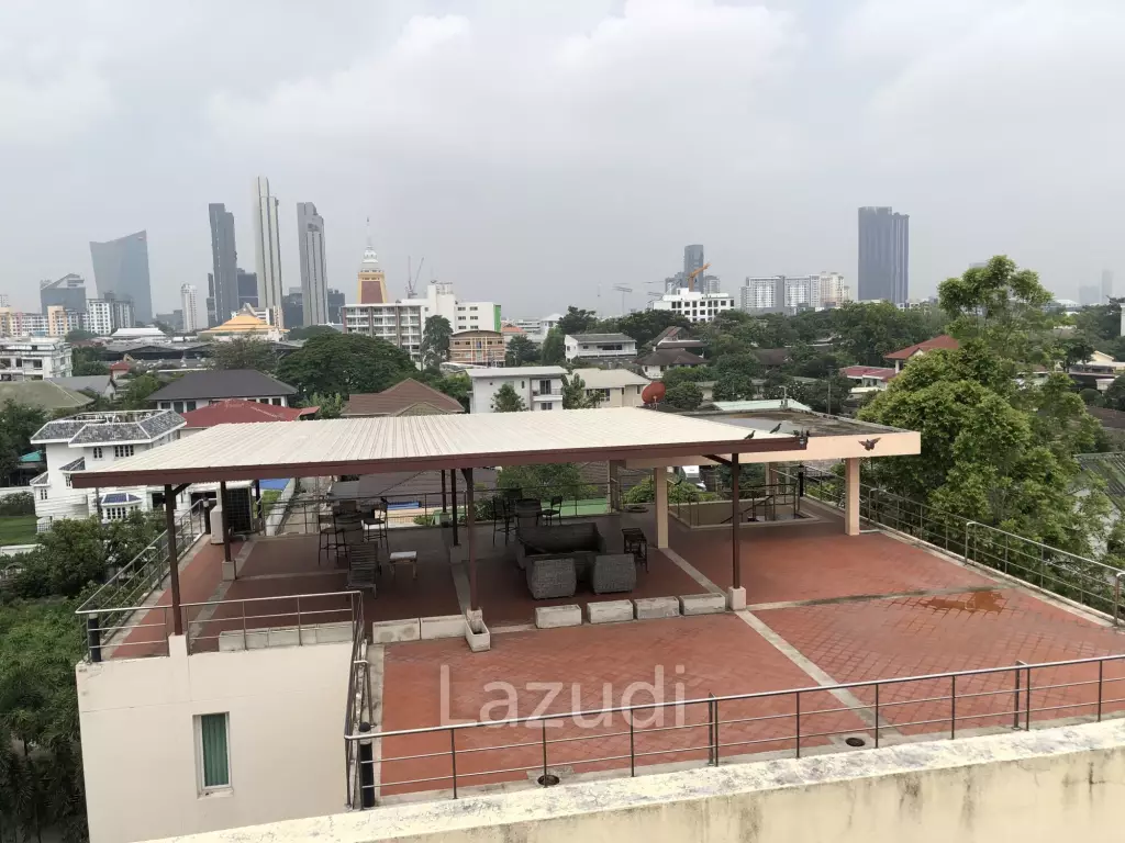 HOUSE AND OFFICE BUILDING FOR SALE