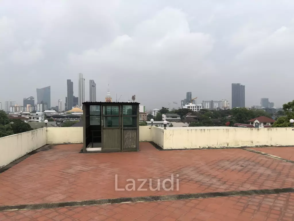 HOUSE AND OFFICE BUILDING FOR SALE