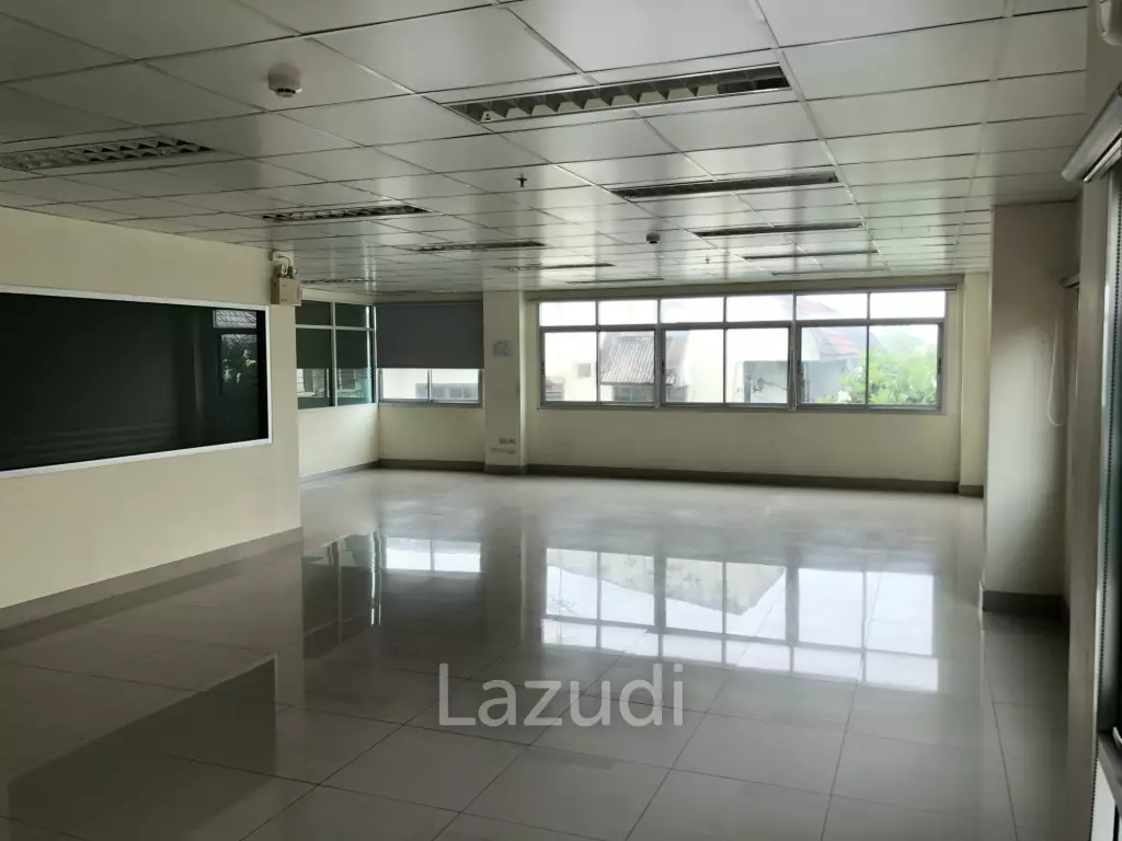 HOUSE AND OFFICE BUILDING FOR SALE