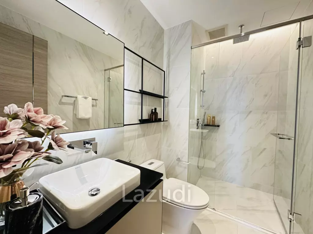 2 Bed 2 Bath 79.09 SQ.M The Room Sukhumvit 38