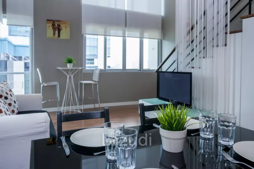 1 Bed 2 Bath 58 SQ.M The Rajdamri Condominium