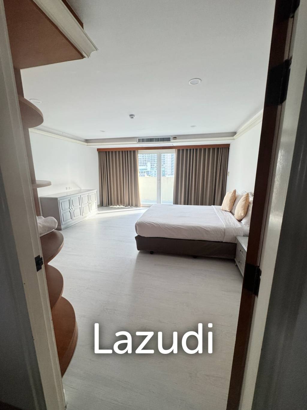 2 Bed 2 Bath 200 SQ.M Chaidee Mansion