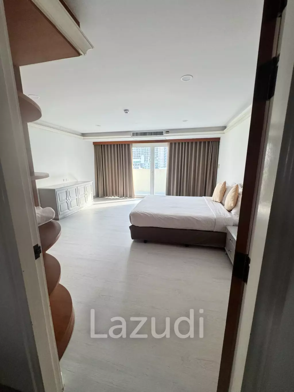 2 Bed 2 Bath 200 SQ.M Chaidee Mansion