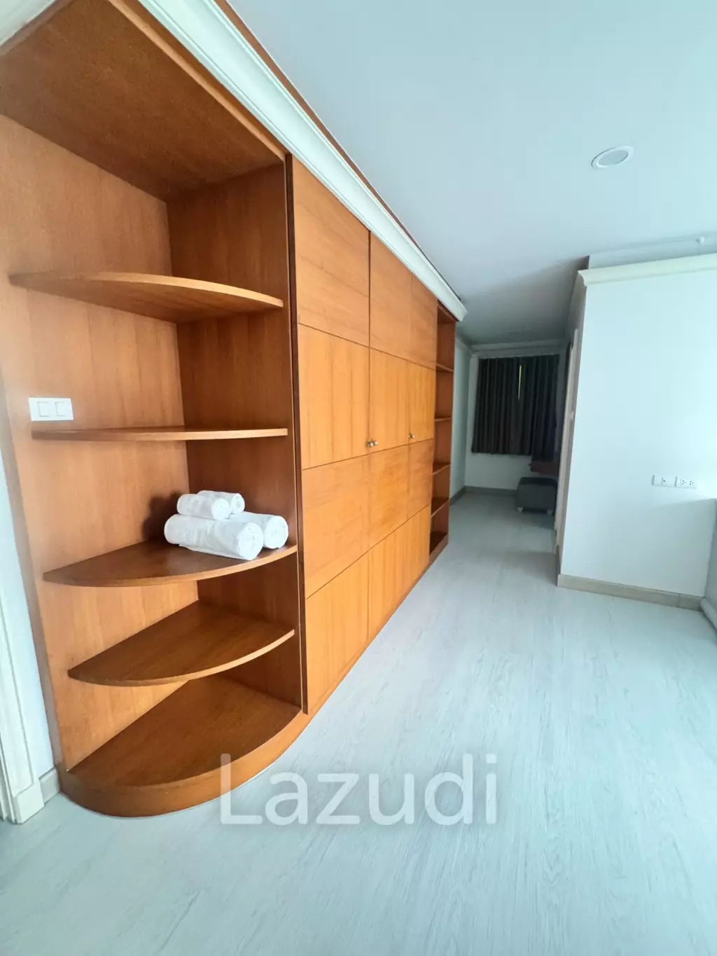2 Bed 2 Bath 200 SQ.M Chaidee Mansion