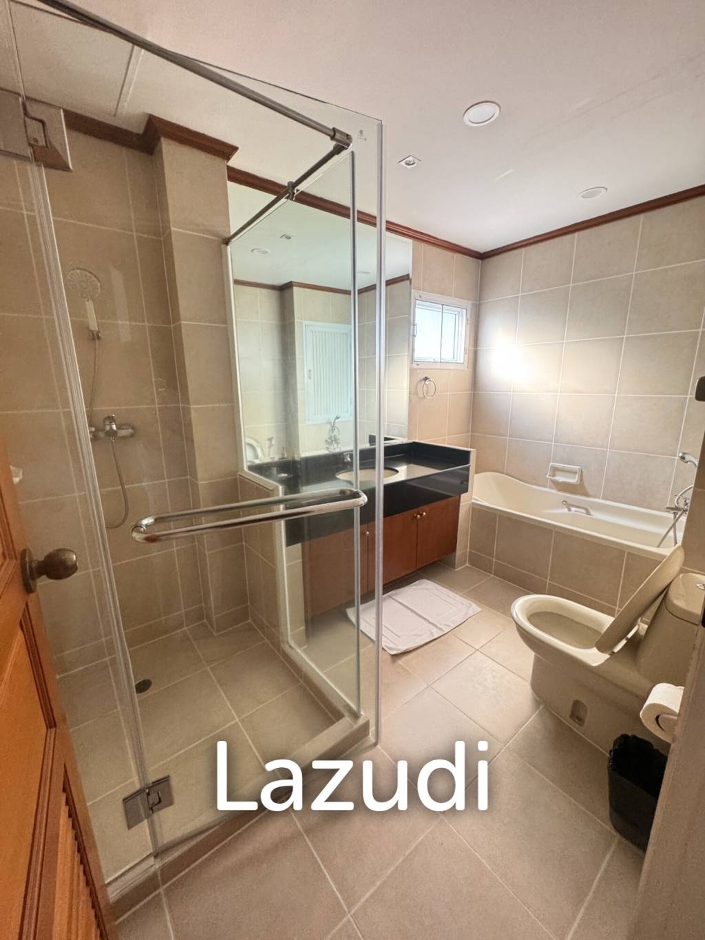 2 Bed 2 Bath 200 SQ.M Chaidee Mansion