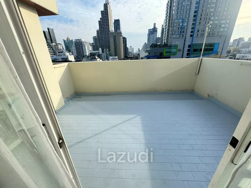 2 Bed 2 Bath 200 SQ.M Chaidee Mansion
