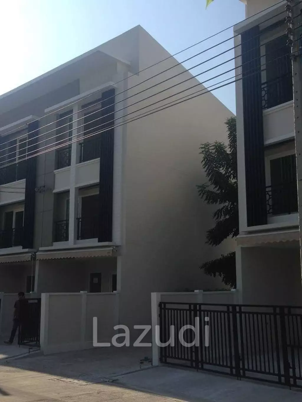 Baan Klang Muang Rama 9 - Krungthep Kreetha For Sale