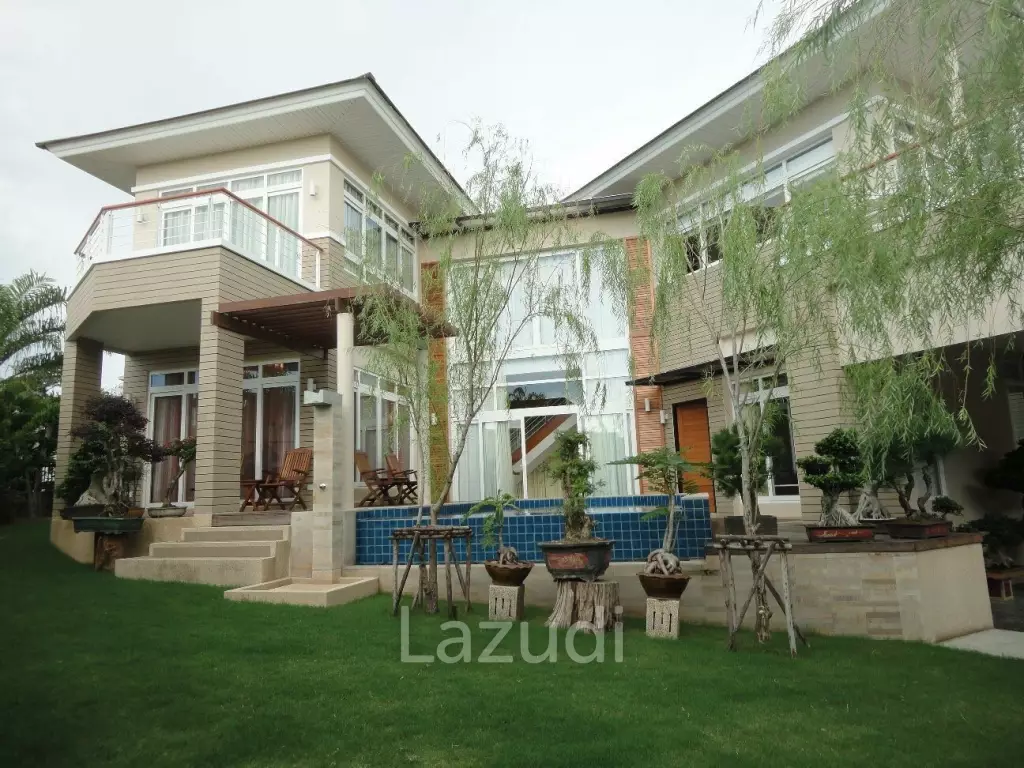 3 Beds 3 Baths 200 SQ.M. Baan Talay Villa