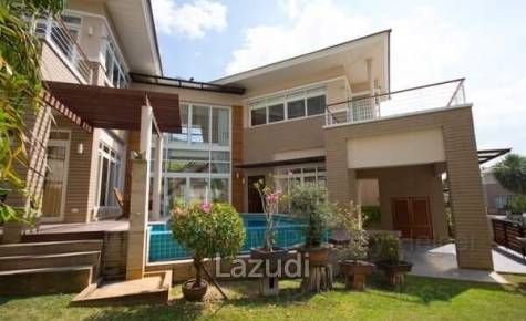 3 Beds 3 Baths 200 SQ.M. Baan Talay Villa