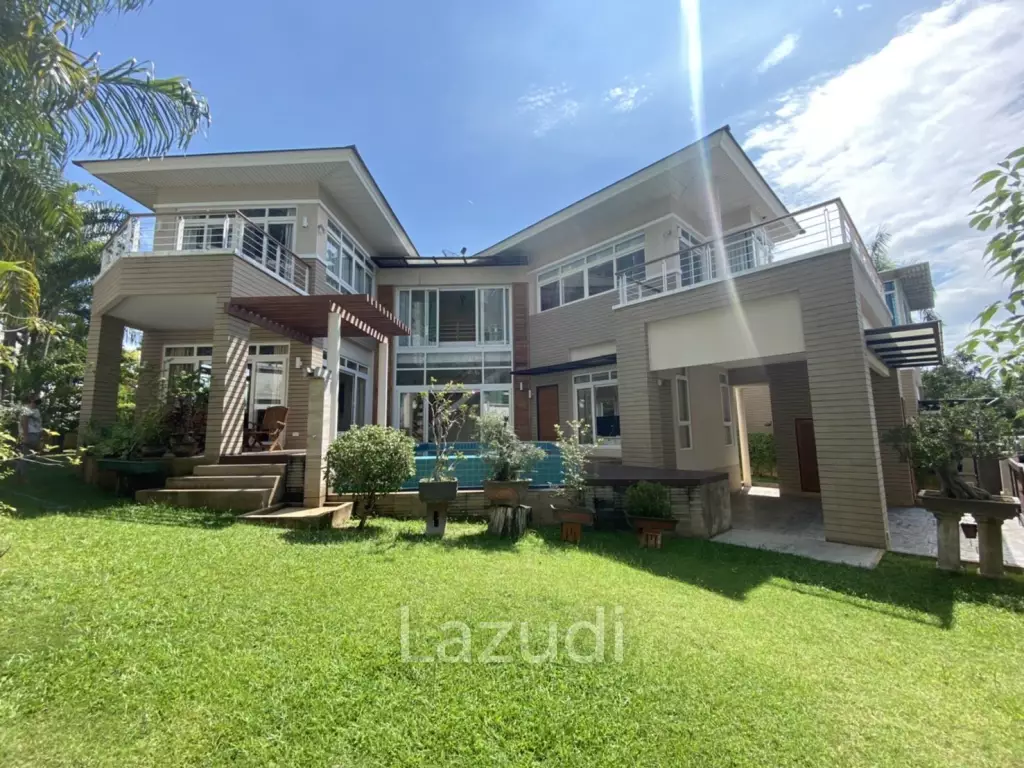 3 Beds 3 Baths 200 SQ.M. Baan Talay Villa