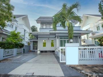 3 Bedroom house near international schools and metres from Security Gate