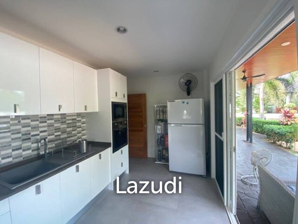 1,200 Sqm 4 Bed 4 Bath Villa For Sale