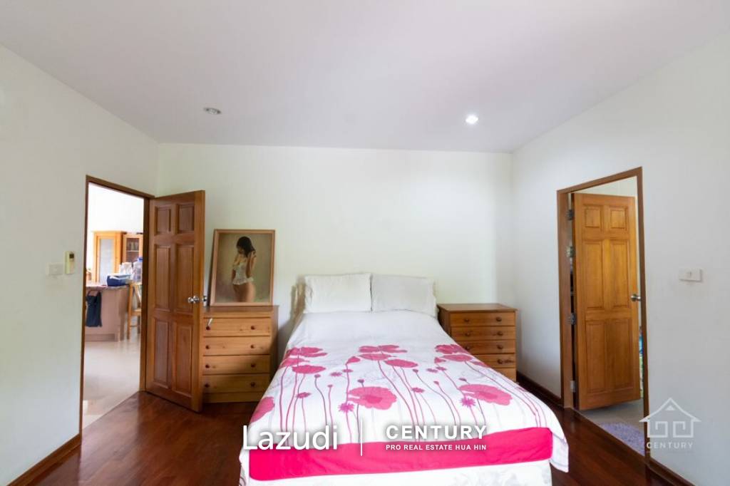 SAI NOI VILLAS : Good Value 3 bed villa next to large communal pool nr the beach