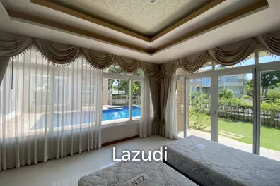 5 bedrooms Beachfront Villa for sale