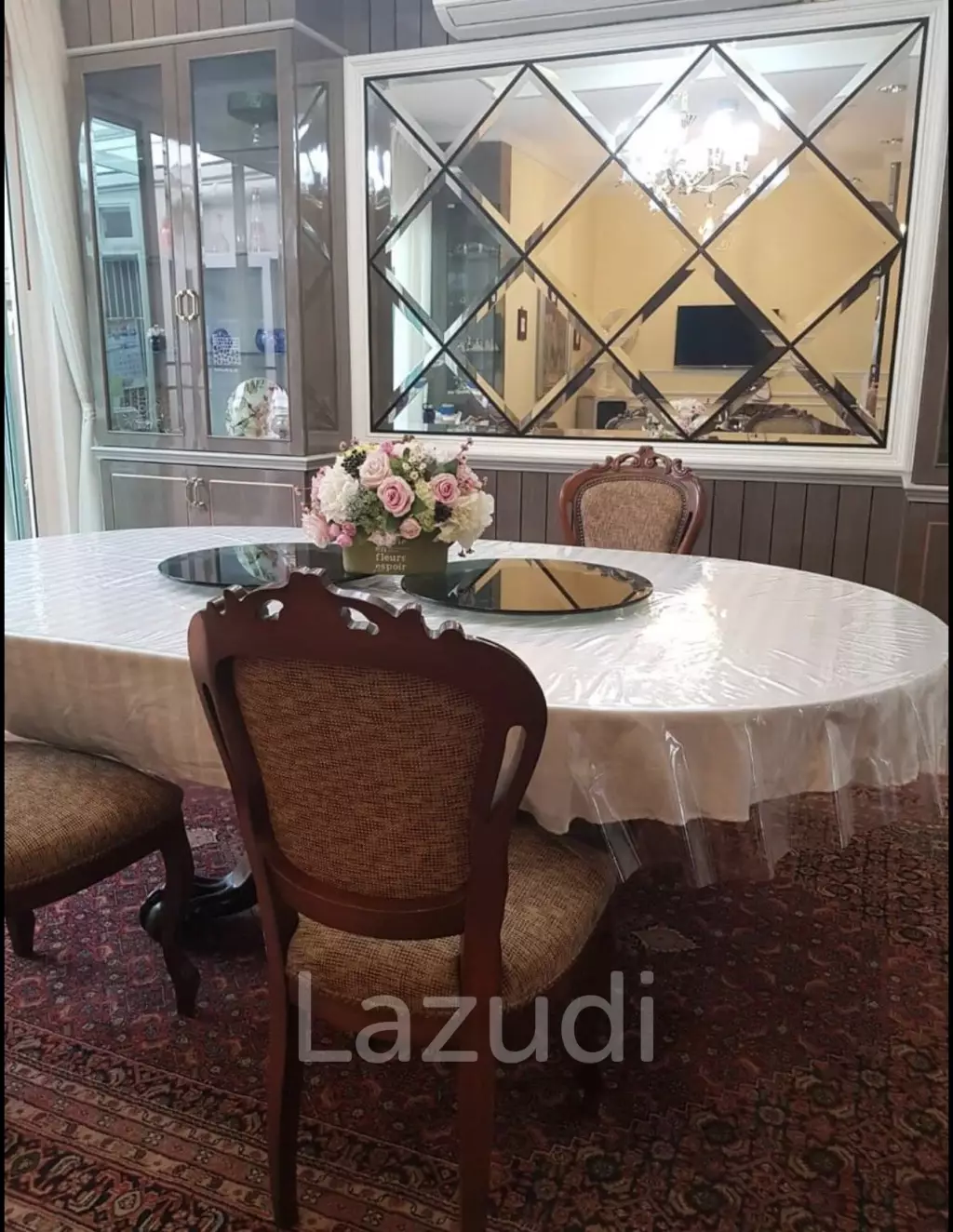 4 Bed 4 Bath 575 SQ.M Yen Akard Residence