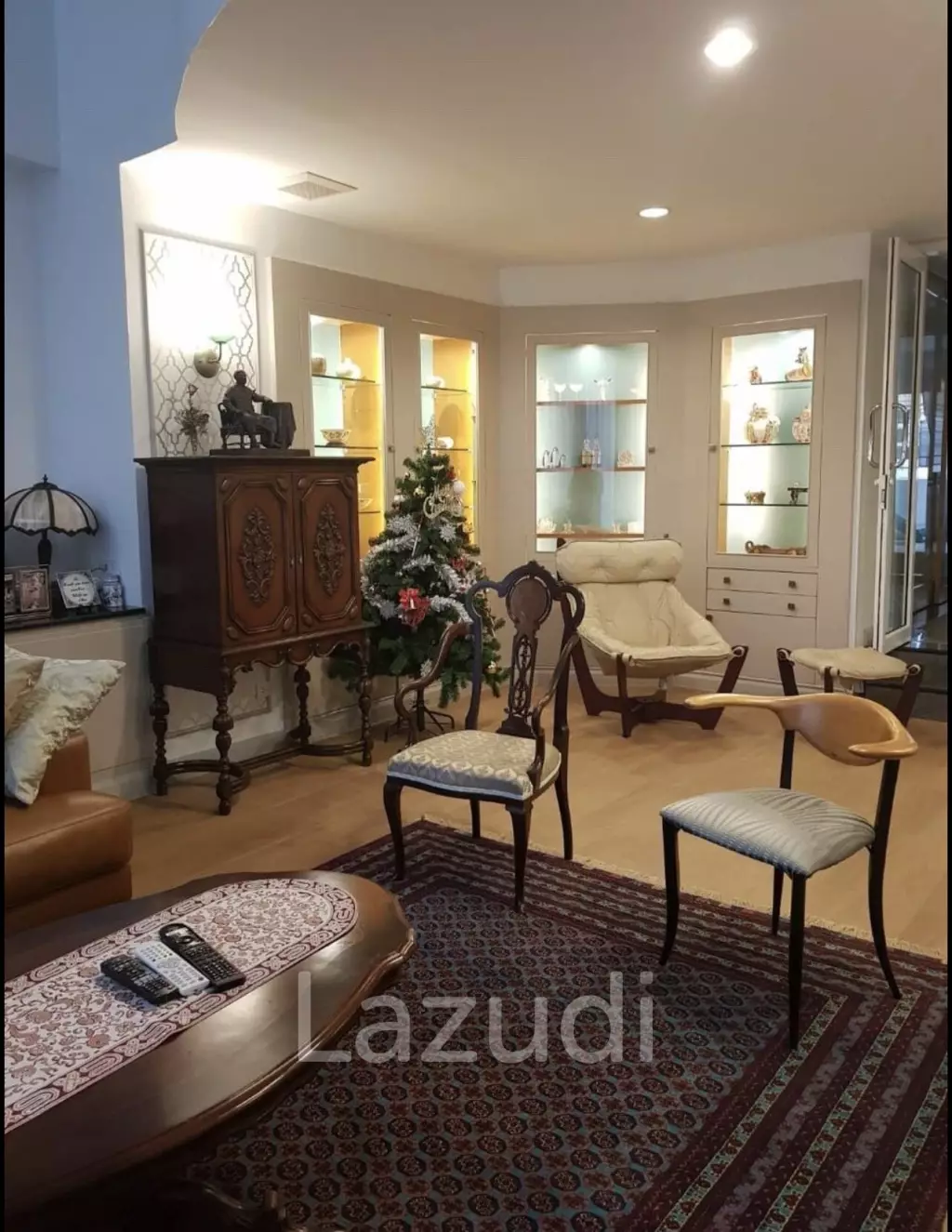 4 Bed 4 Bath 575 SQ.M Yen Akard Residence