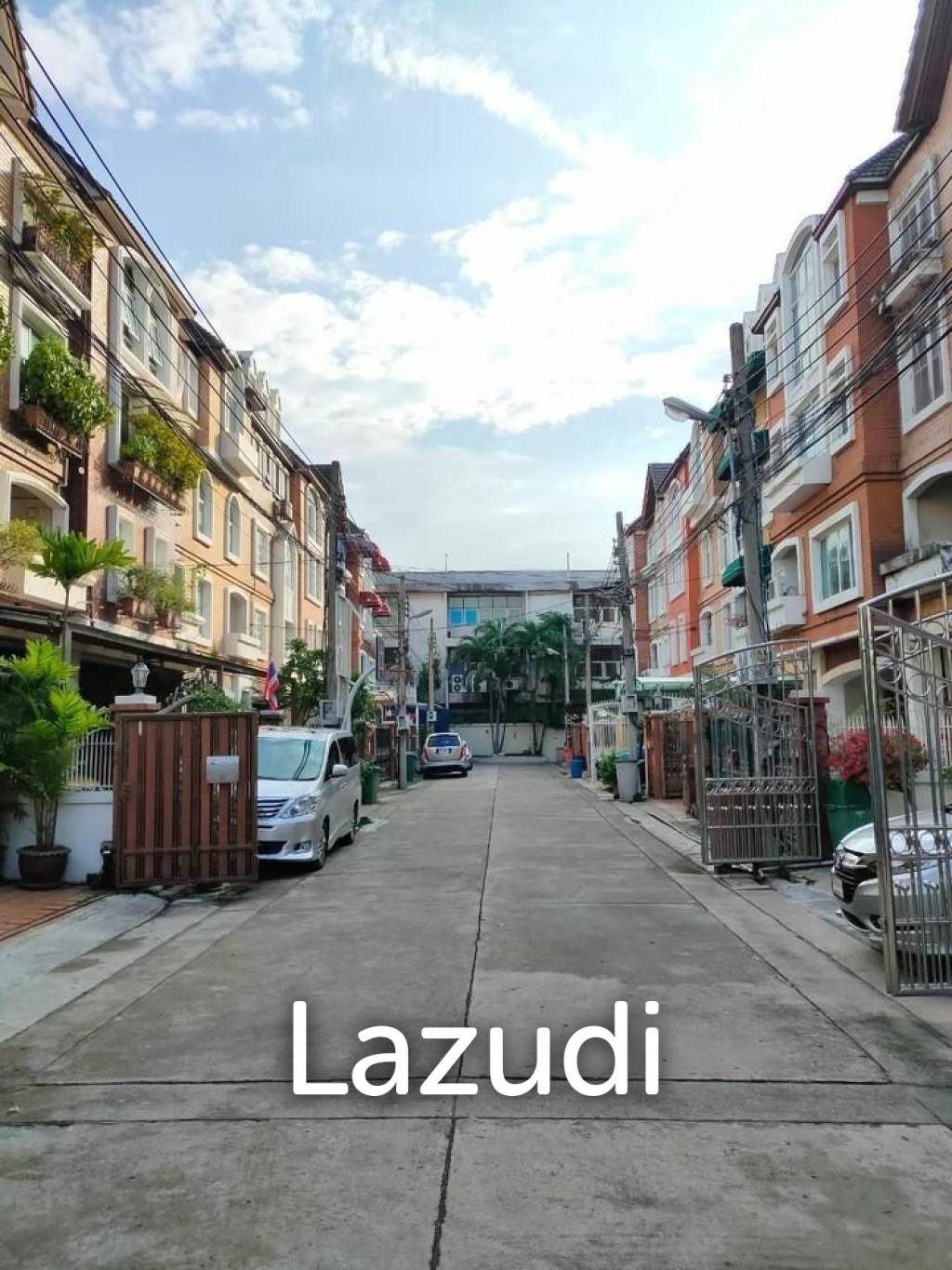 4 Bed 4 Bath 575 SQ.M Yen Akard Residence