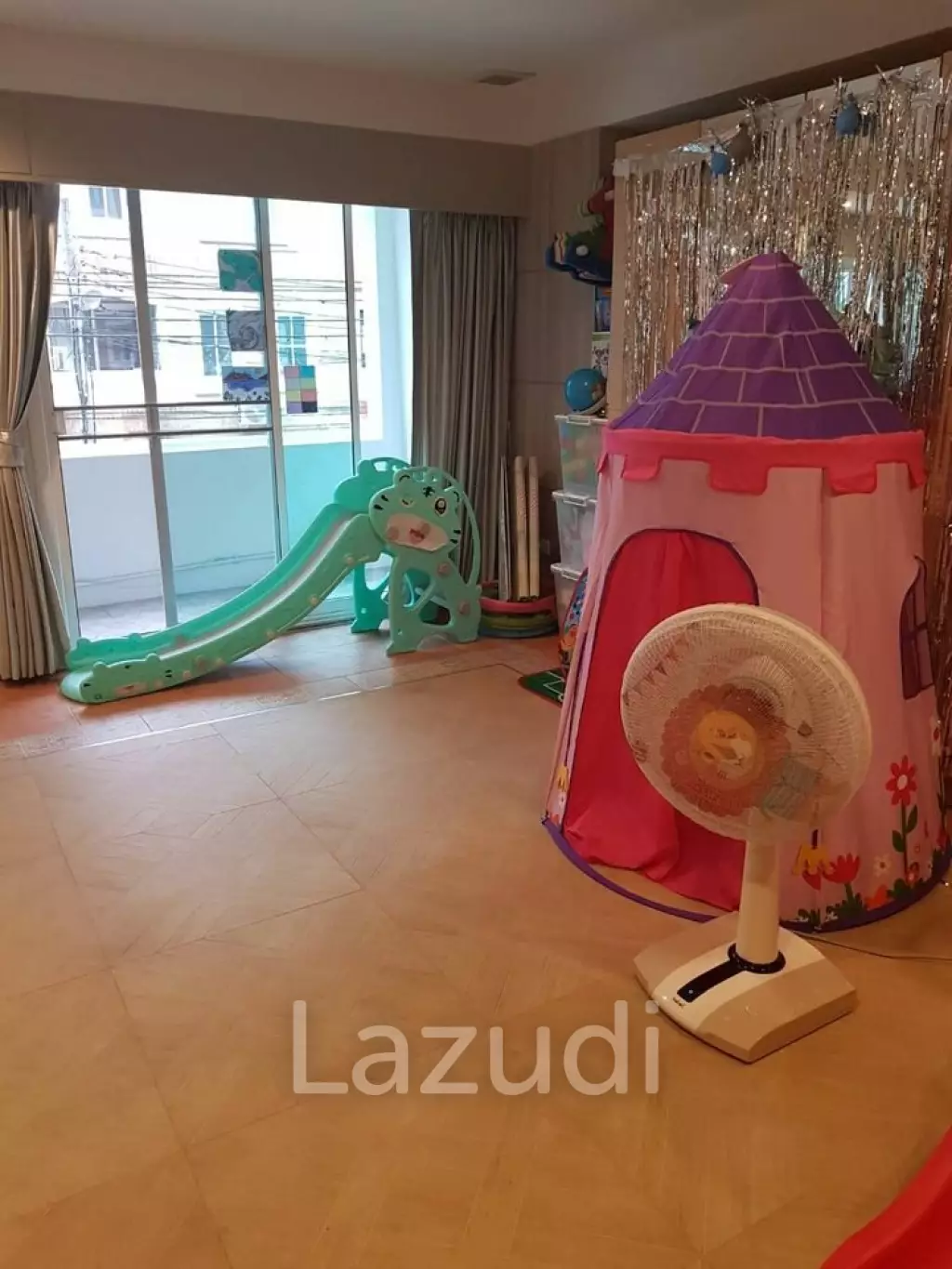 4 Bed 4 Bath 575 SQ.M Yen Akard Residence