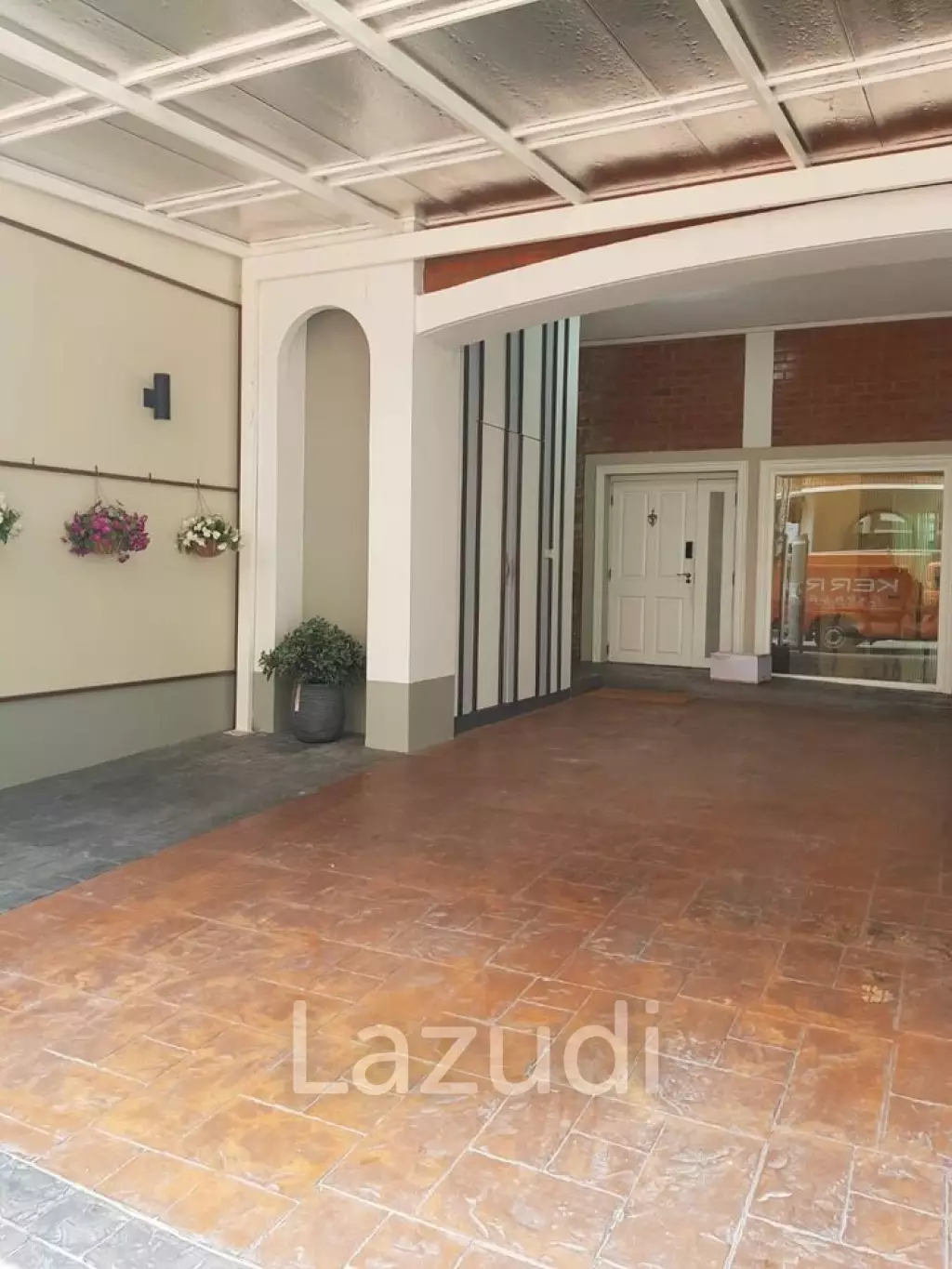 4 Bed 4 Bath 575 SQ.M Yen Akard Residence