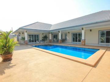 Large Freestanding Pool Villa Centrally Located Cha Am