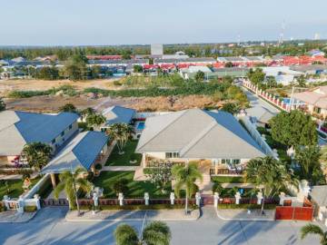 Outstanding Large Luxury Pool Villa - Central Cha Am