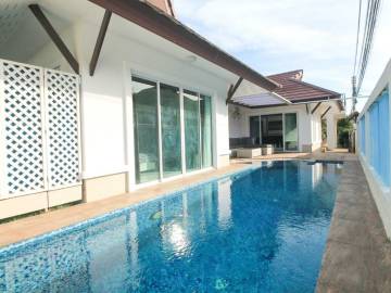 3 Bedrooms Pool Villa At Tropical Garden - East Pattaya