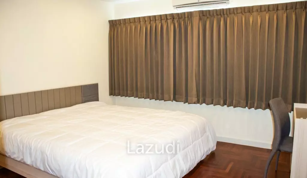 2 Beds 144 Sqm Silom Condominium