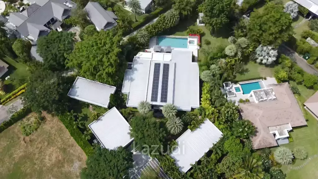 BAAN ING PHU : Designer and immaculate 8 Bed Pool Villa Estate.