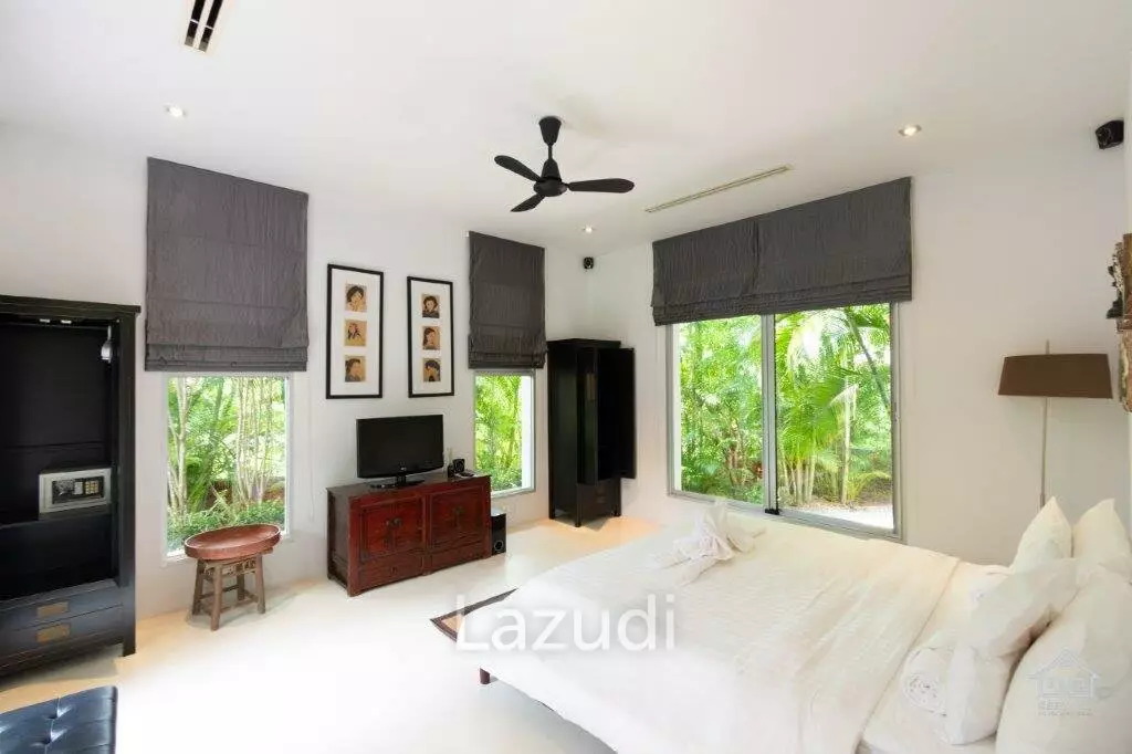 BAAN ING PHU : Designer and immaculate 8 Bed Pool Villa Estate.