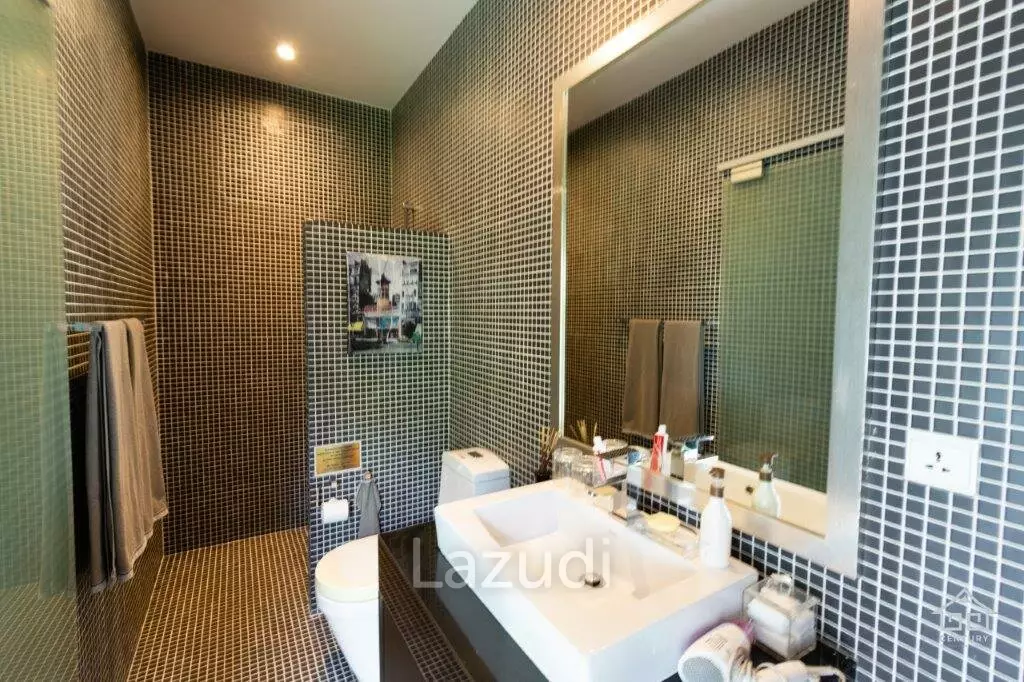 BAAN ING PHU : Designer and immaculate 8 Bed Pool Villa Estate.