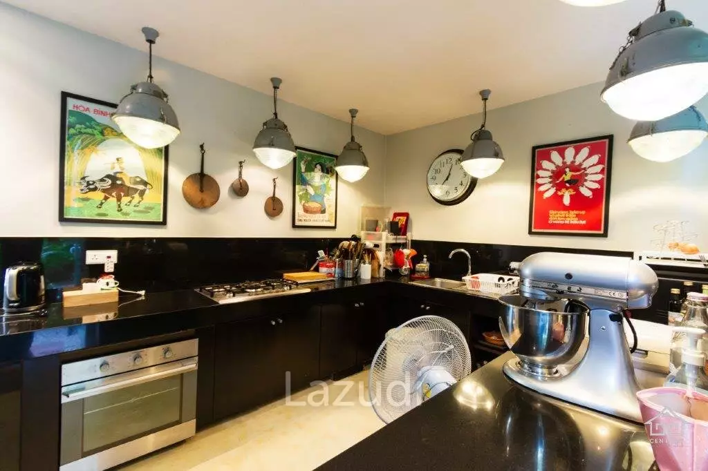 BAAN ING PHU : Designer and immaculate 8 Bed Pool Villa Estate.