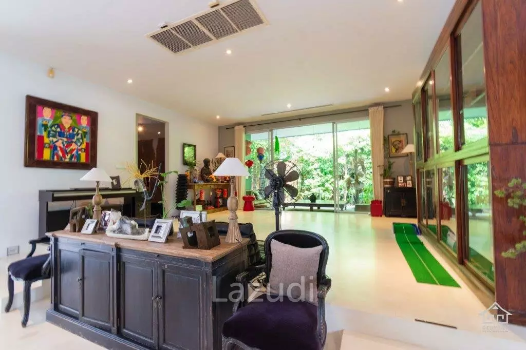 BAAN ING PHU : Designer and immaculate 8 Bed Pool Villa Estate.