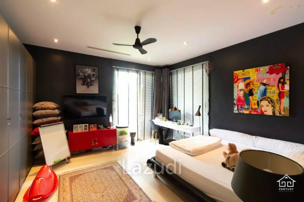 BAAN ING PHU : Designer and immaculate 8 Bed Pool Villa Estate.