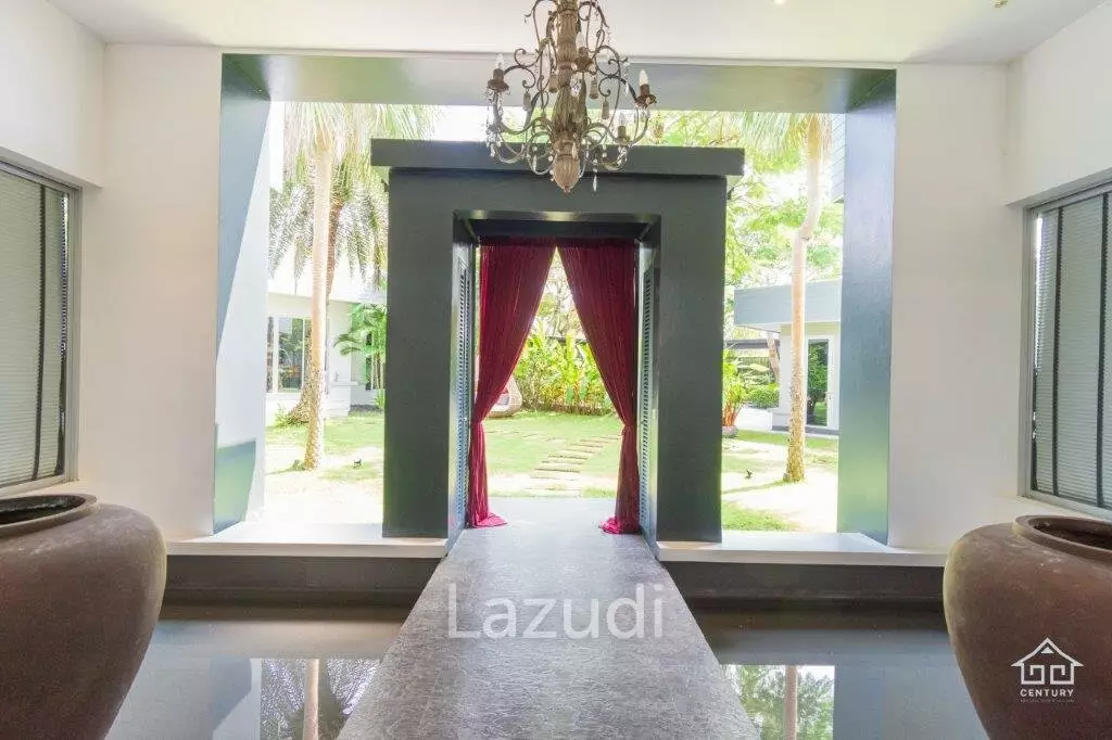 BAAN ING PHU : Designer and immaculate 8 Bed Pool Villa Estate.