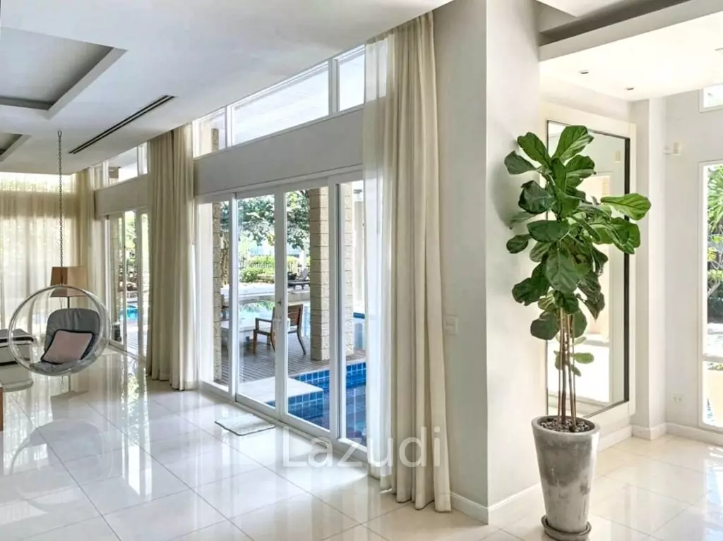 Luxurious Oceanview Villa in Baan Talay, Chonburi