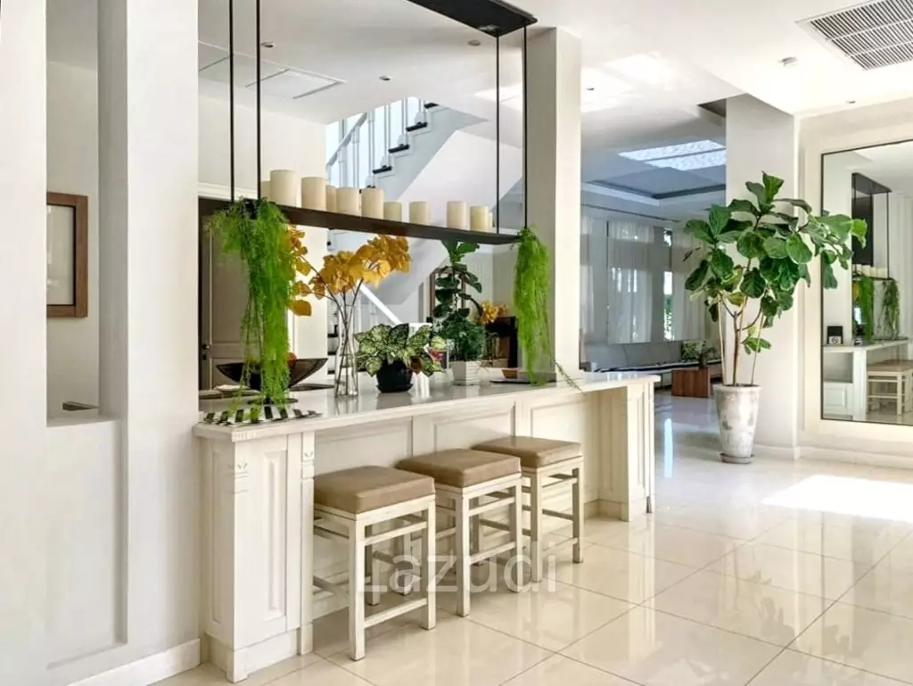Luxurious Oceanview Villa in Baan Talay, Chonburi