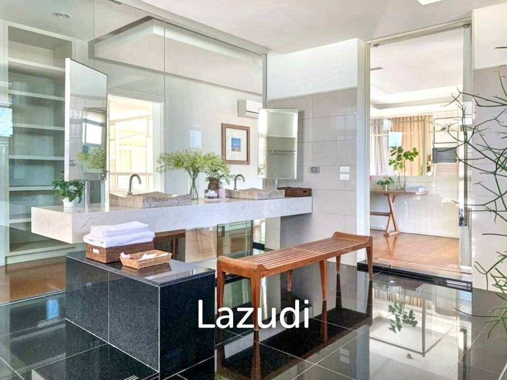 Luxurious Oceanview Villa in Baan Talay, Chonburi