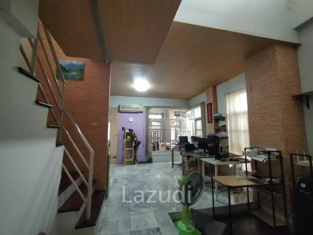 Townhouse for sale in Ramkamhaeng area