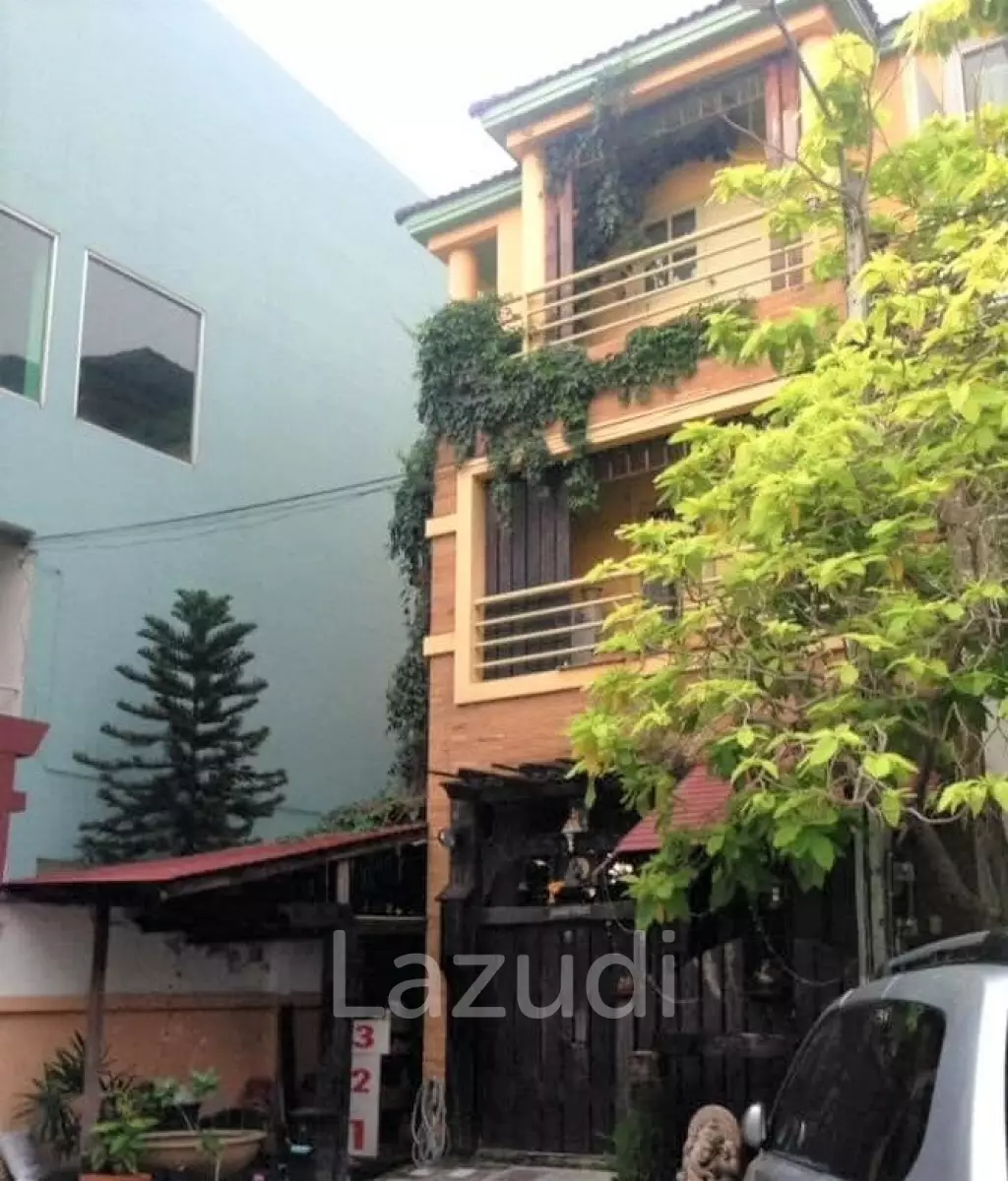 Townhouse for sale in Ramkamhaeng area