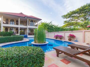 Centrally Located 4 Bed Pool Villa - Hua Hin South