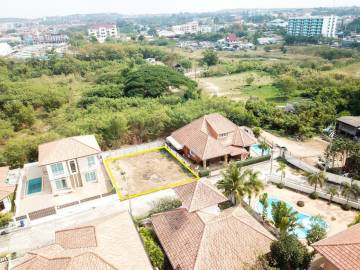 Great Located Land For Sale Inside Moo Baan -Thepprasit Rd Soi 5 Pattaya