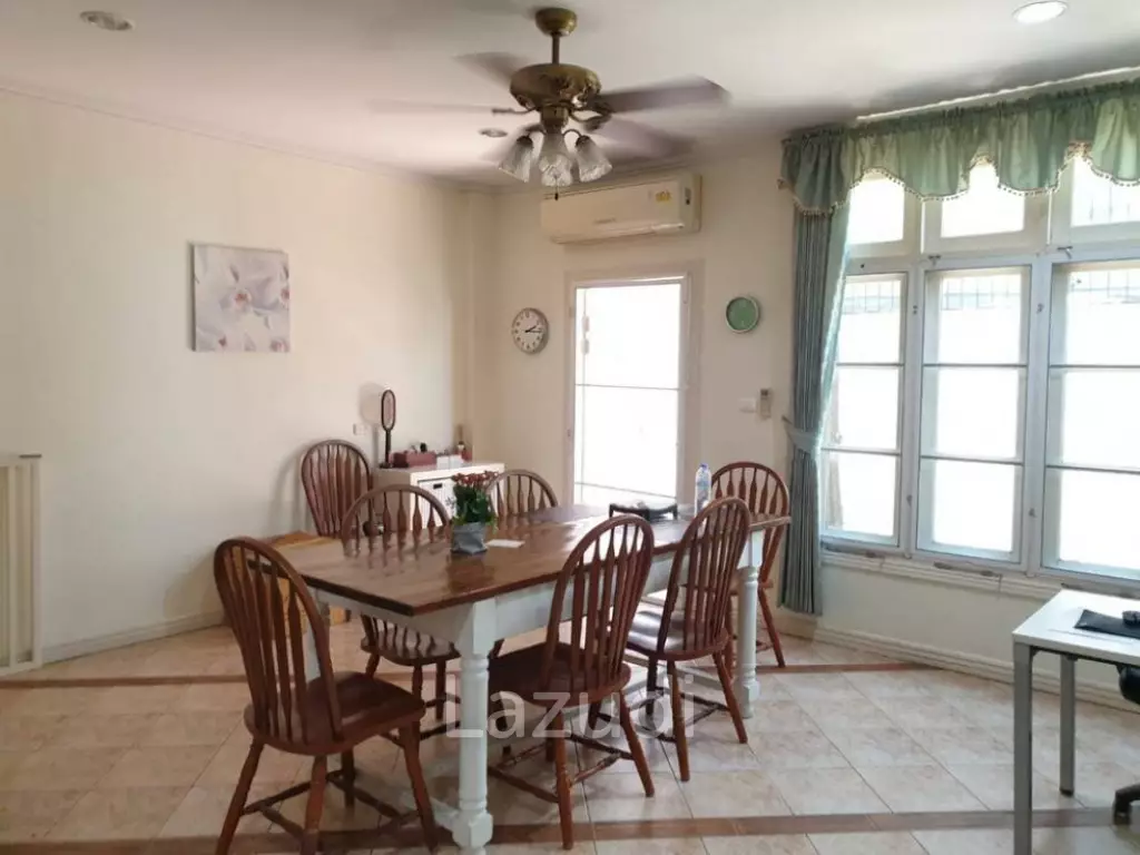 Towhouse at Fantasia Villa 2 For Sale with tenant