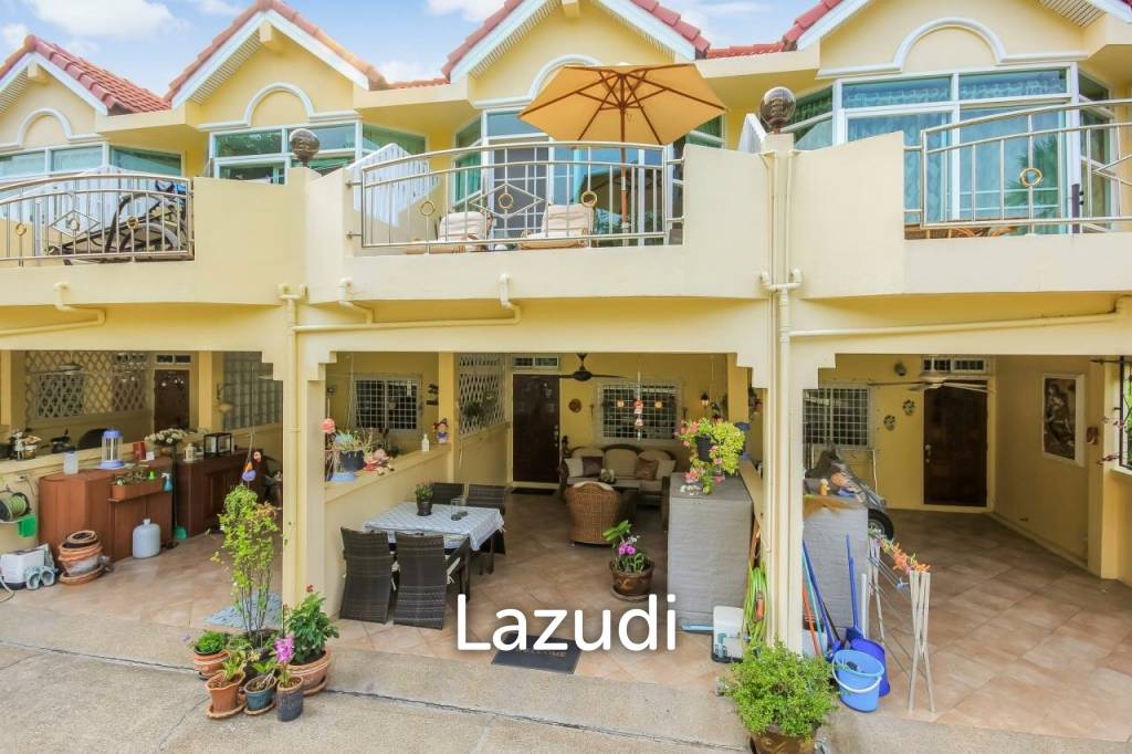 Two storey townhouse at Cha Am beach road