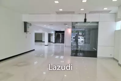 Office space next to Silom road for rent