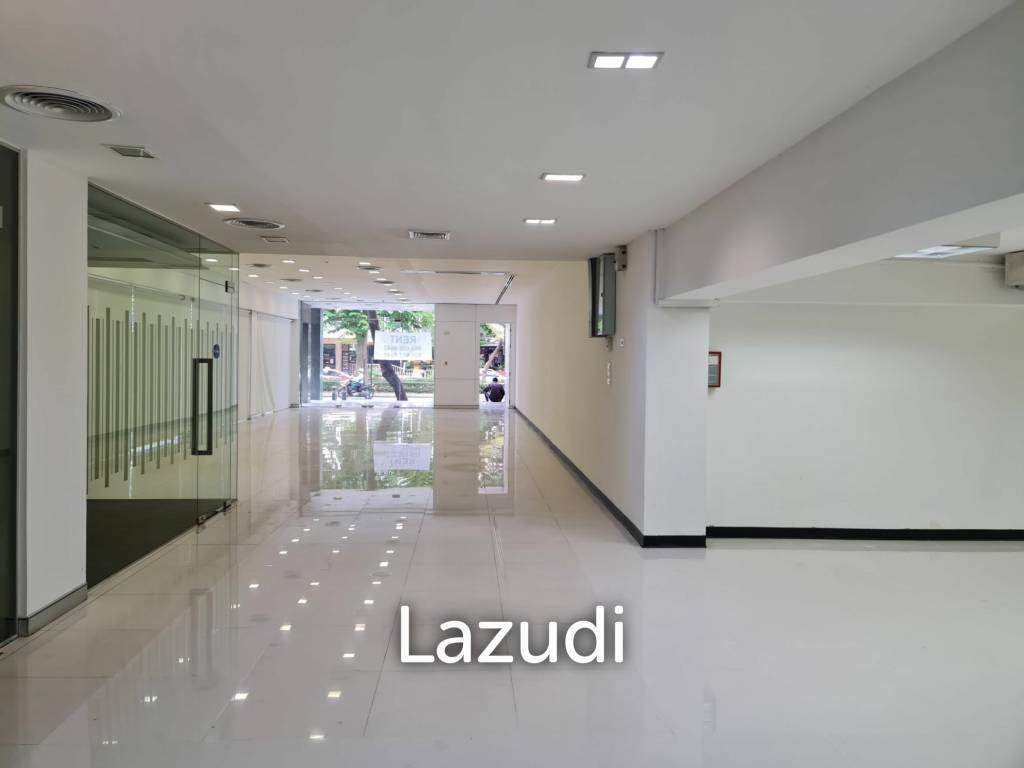 Office space next to Silom road for rent