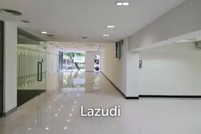 Office space next to Silom road for rent